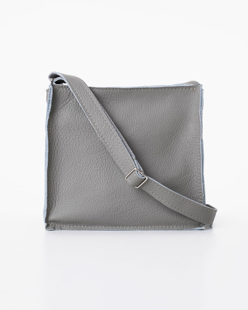 4. Studio shot of light grey Folk 1 shoulder bag by Trendbag, back view with adjustable strap