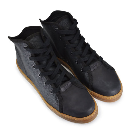 5. Top view of unisex TOKU Stockholm Sneakers, highlighting vegetable-tanned leather details