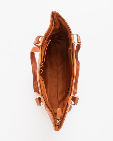 2. Interior view of Nabo leather shoulder bag NK2028, showing spacious compartment and pockets