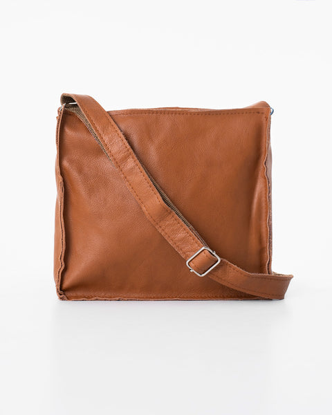 3. Studio shot of Trendbag Folk 1 shoulder bag in peanut, front view with adjustable strap