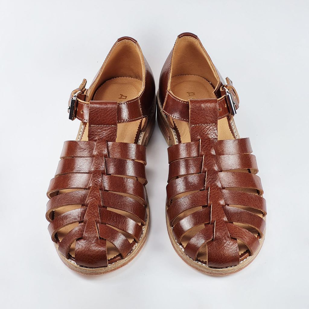6. Front view of brown leather fisherman sandals by Daz Studio, showcasing leather sole and heel