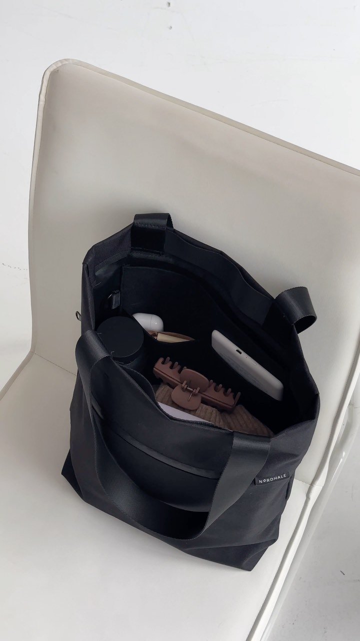 6. Interior view of Nordhale VIK Tote Bag showing organization and storage capacity