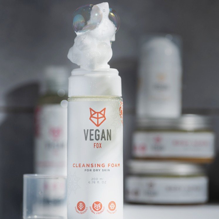 2. Vegan Fox Cleansing Foam for Dry Skin, 200 ml, with foam bubbles, in a bathroom setting