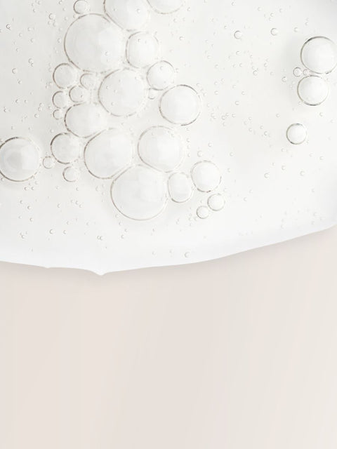 5. Close-up of Oak Shower Gel 'Imperial' texture with bubbles, highlighting moisturizing properties