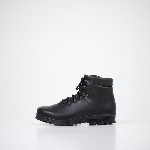 3. Profile view of Samelin 604278100 waterproof boots in black, featuring breathable PTFE membrane lining