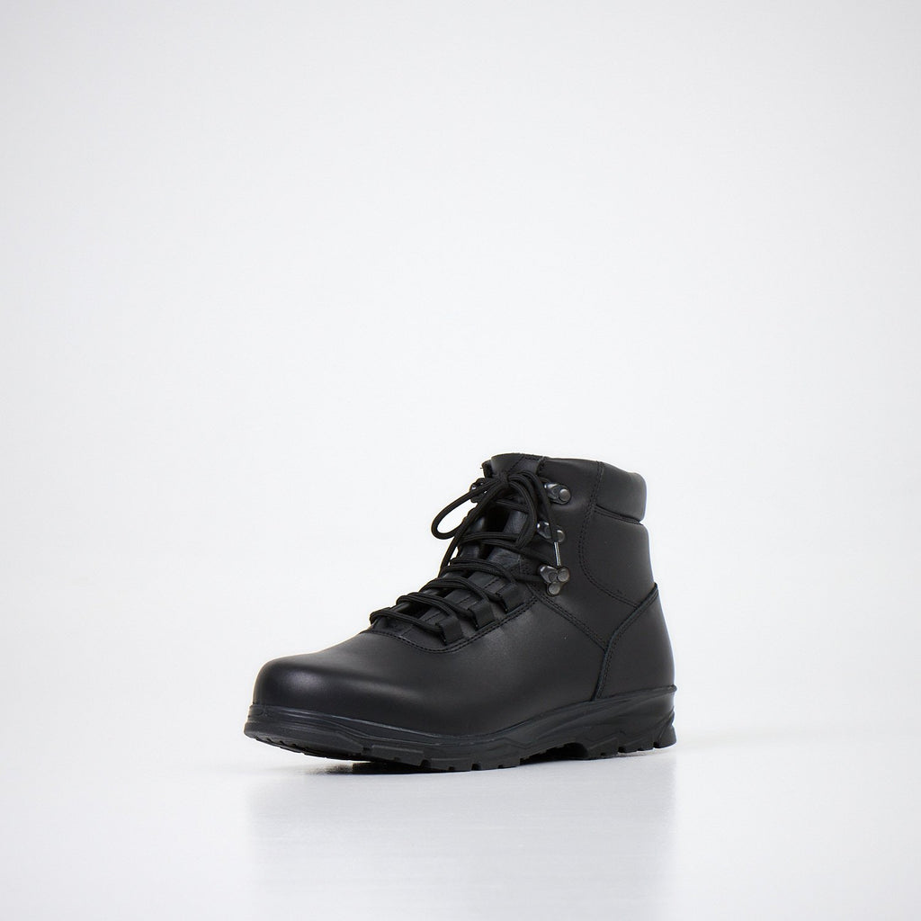 2. Side angle of Samelin 604278100 waterproof boots in black, highlighting smooth chrome leather and lace-up closure