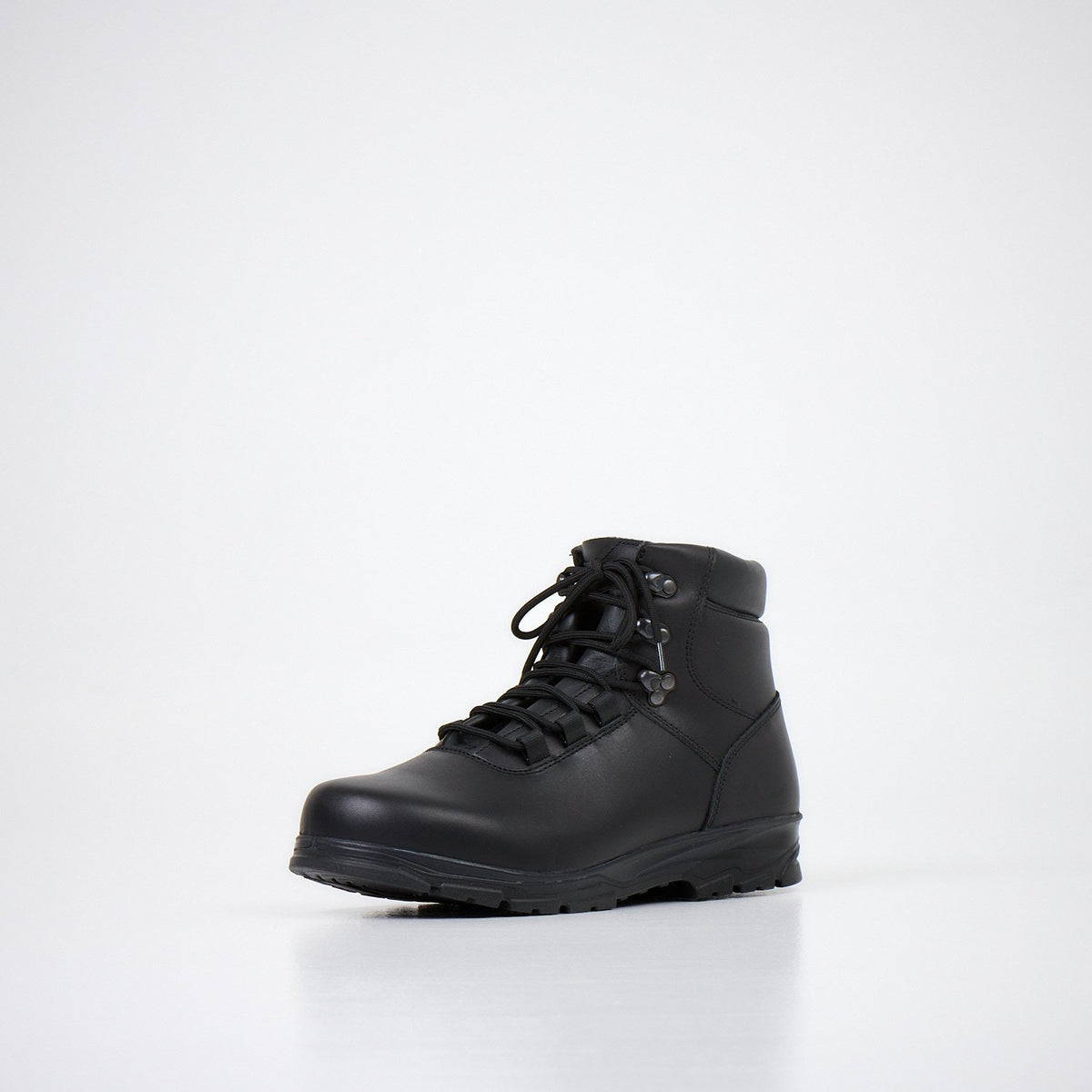 2. Side angle of Samelin 604278100 waterproof boots in black, highlighting smooth chrome leather and lace-up closure