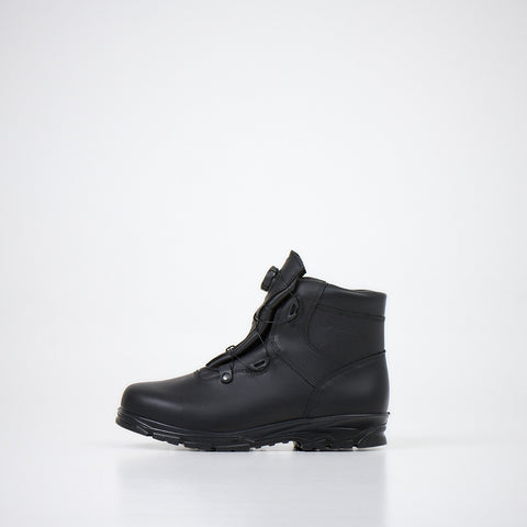 1. Samelin 614278100 waterproof boots with Winch fastening in black, side view in studio