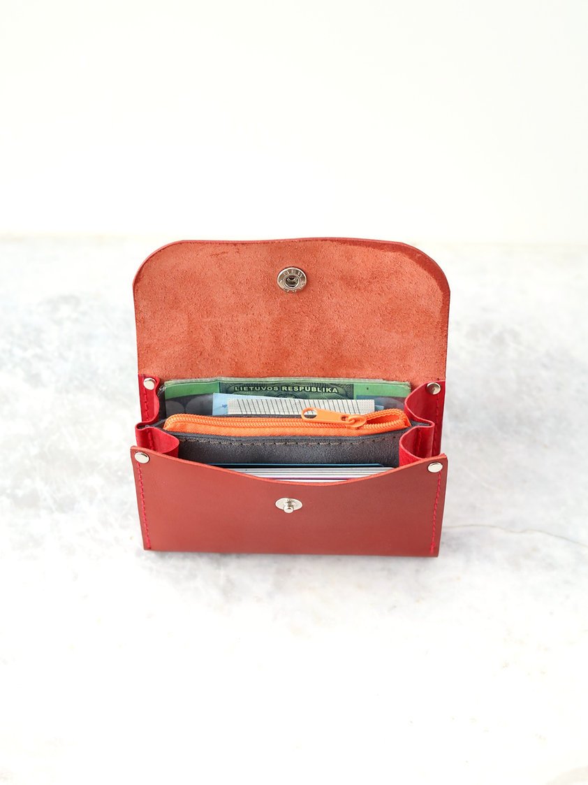 5. Interior view of TOKS VISOKS FRIDAY Wallet in faded red, showing card slots and coin pocket