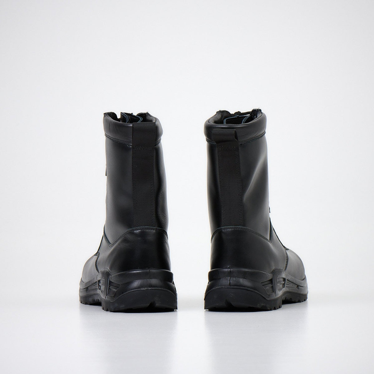 5. Back view of Samelin 749402100 leather boots, showcasing durable construction