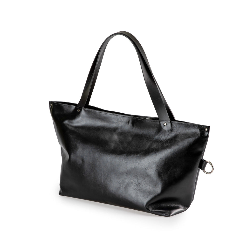 6. Studio image of PYKOK Large Handbag Lima in soft black leather, highlighting elegant design and craftsmanship