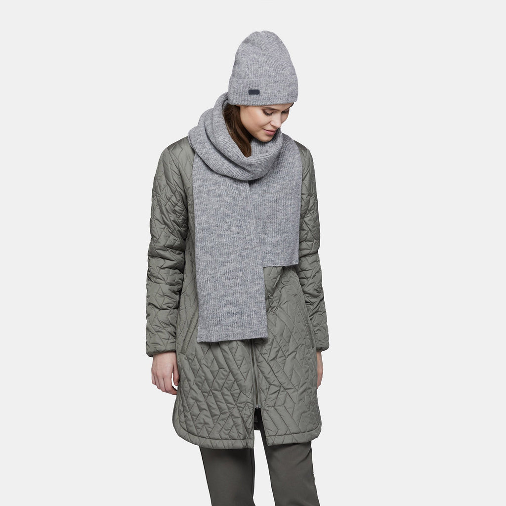 9. Women's silver Alpaka Fisherman's Rib scarf and hat shown in side view