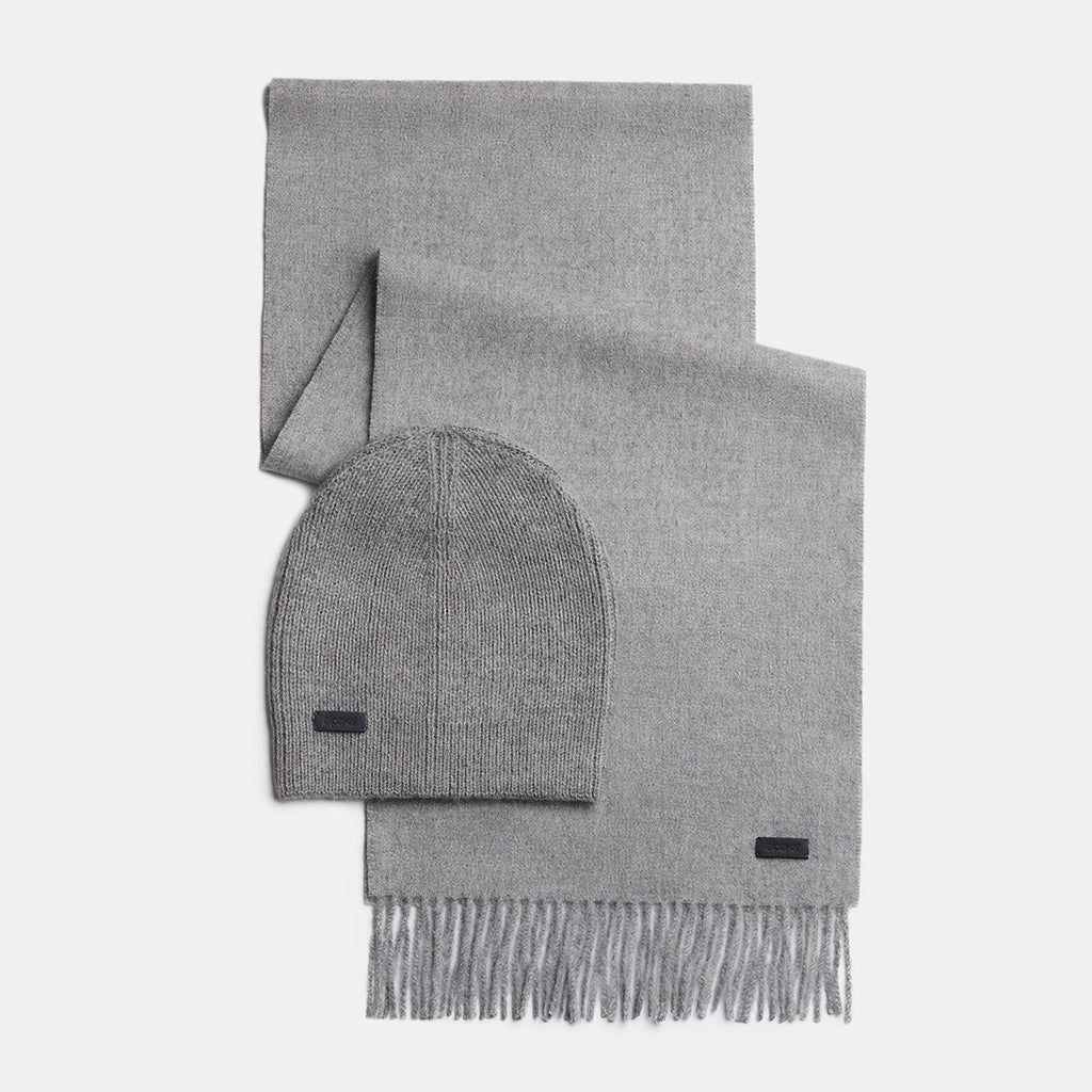 12. Flat lay of silver Alpaka baby alpaca wool fisherman's rib beanie with matching scarf