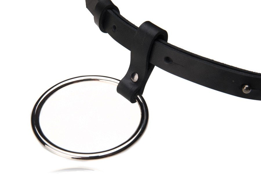 4. Close-up of metal chain detail on PYKOK black leather belt