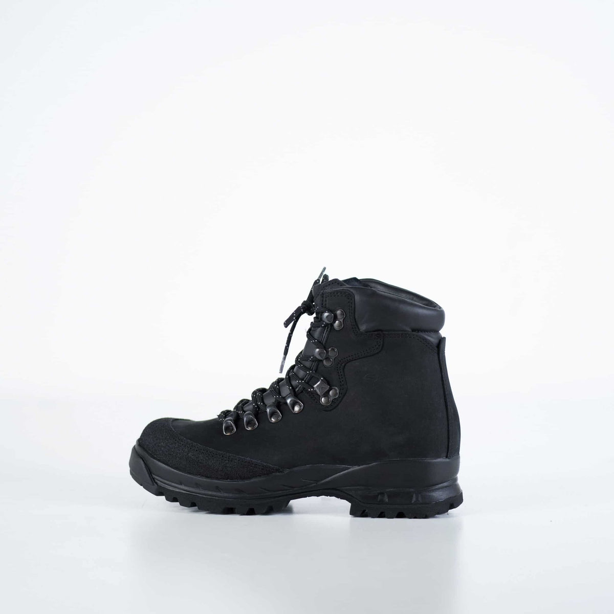 6. Left side view of Samelin 553P black hiking boots, featuring waterproof nubuck leather and robust build
