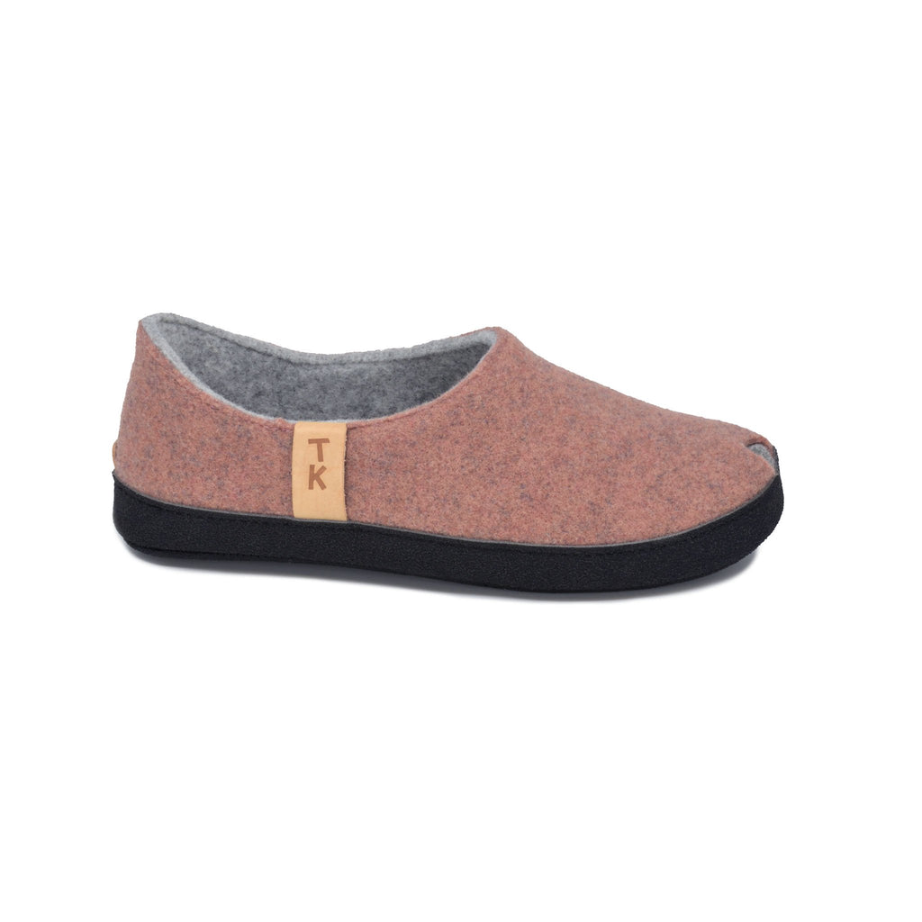 2. Side view of women's TOKU Budapest slippers in dust pink, featuring natural lambswool felt and arch support insole