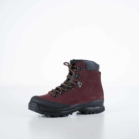 1. Samelin 553P burgundy hiking boot in studio, showcasing waterproof nubuck leather and Vibram sole