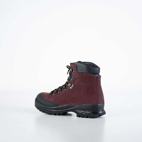 2. Side view of Samelin 553P burgundy hiking boot, highlighting durable toe cap and lace-up design