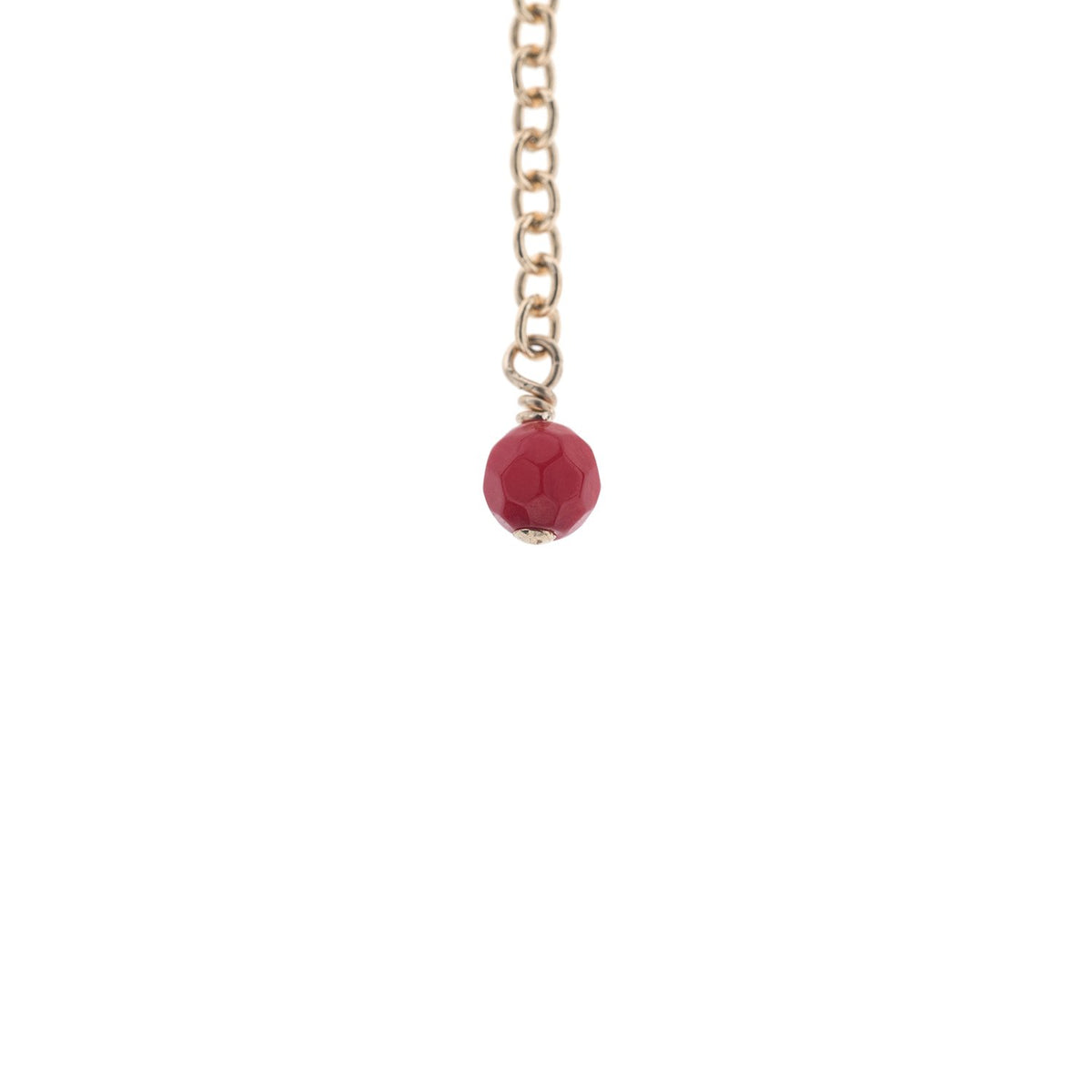 9. Close-up of red coral stone on gold-plated silver chain from New Vintage by Kriss anklet