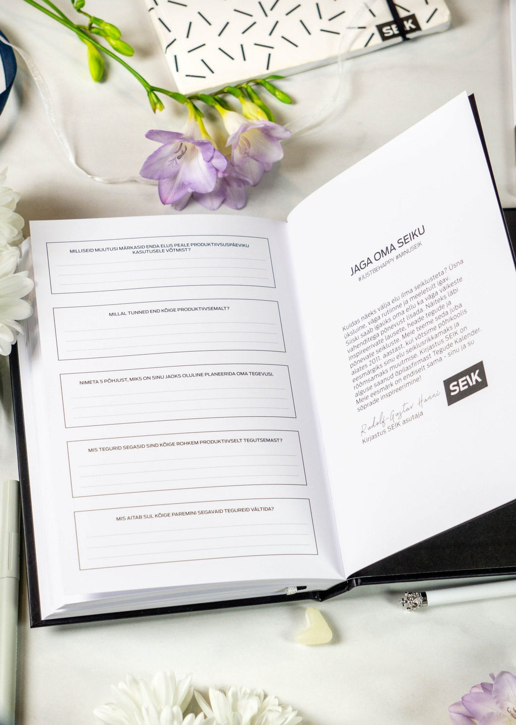 8. Introduction and motivational quotes in Get (sh)it done #Produktiivsuspäevik planner, with flowers