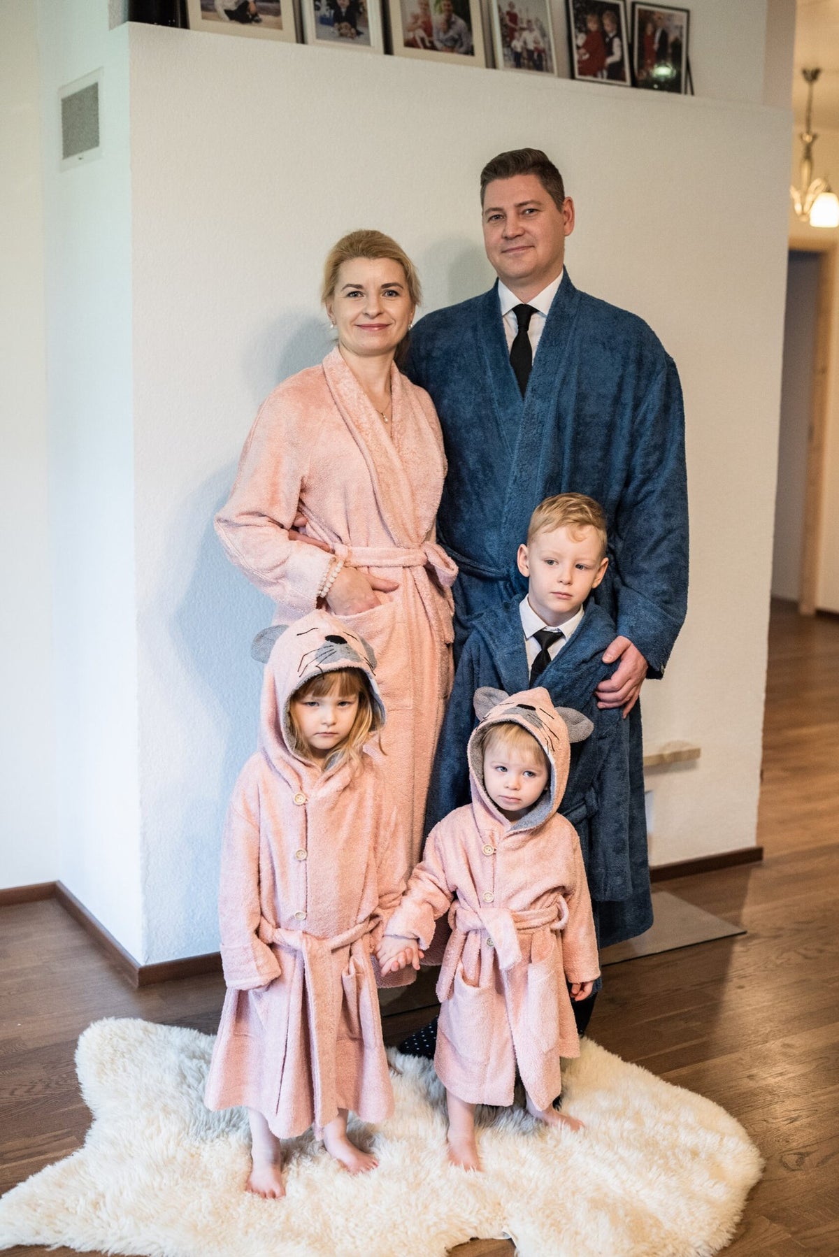 5. Family in matching RÄTT bathrobes, toddlers in pink Bamboo Terry Bathrobe CAT