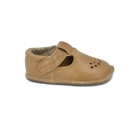 1. Single Lusti leather kids' shoe in tan with Velcro fastener and air holes, shown in studio