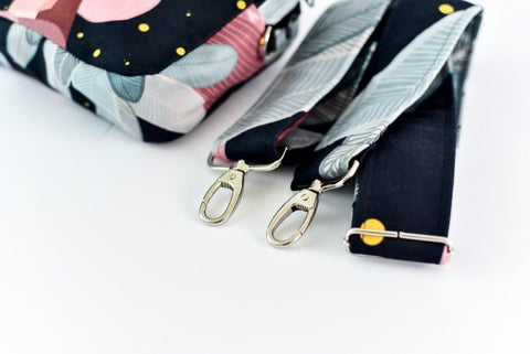 5. Close-up of detachable wide strap for Garbanota Valerie shoulder bag, showing metal clasps