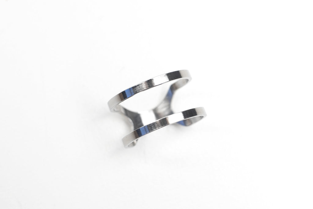 8. Studio shot of Lentsius Versus ring, emphasizing hypoallergenic stainless steel material