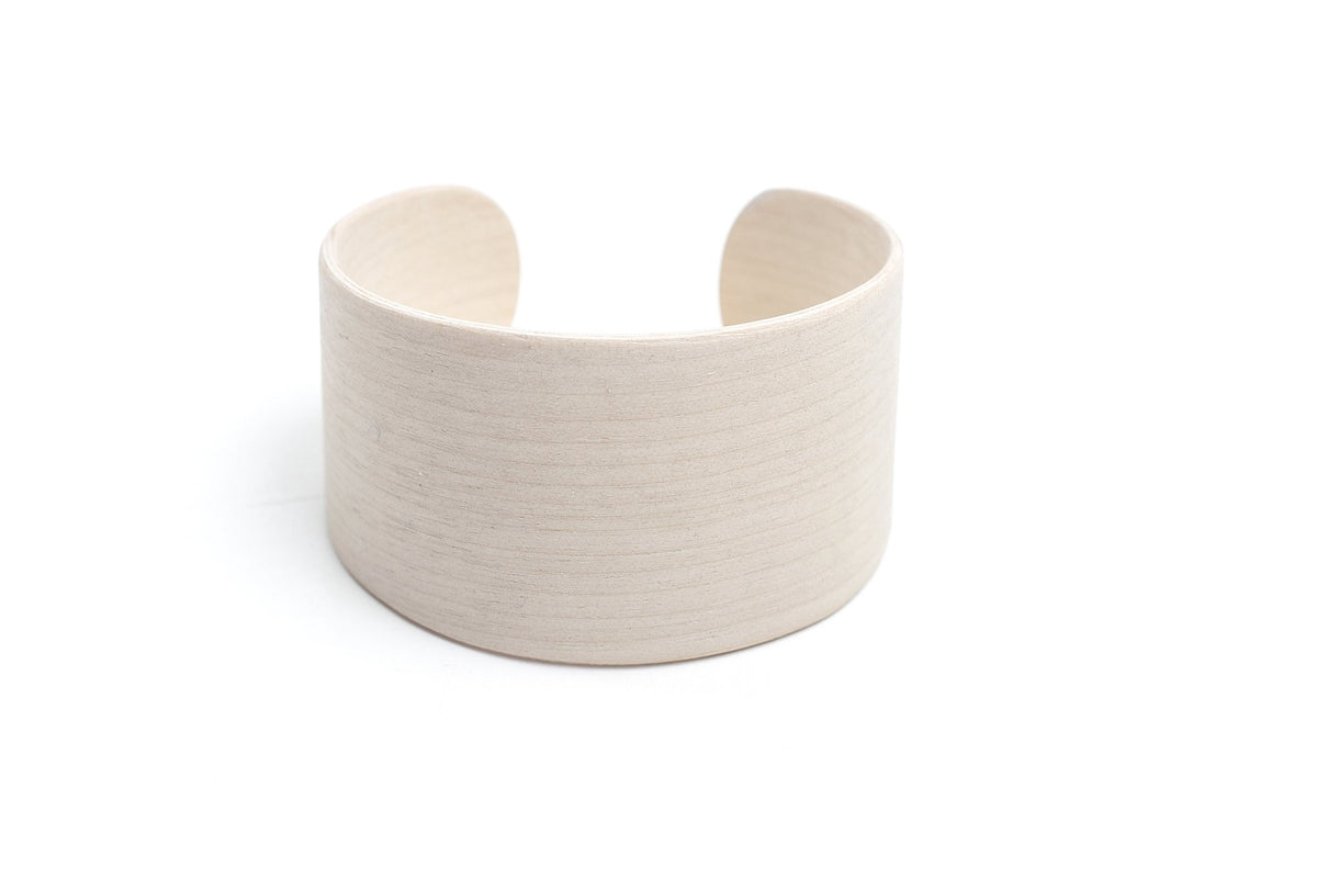 3. Scandinavian style Lentsius Woody Bracelet in birch, studio image