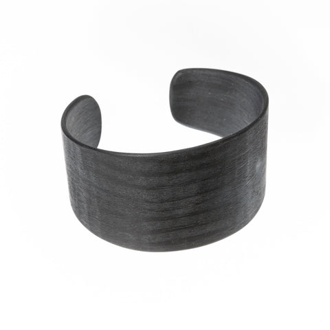 5. Close-up of Lentsius Woody black pine bracelet, highlighting toned veneer texture