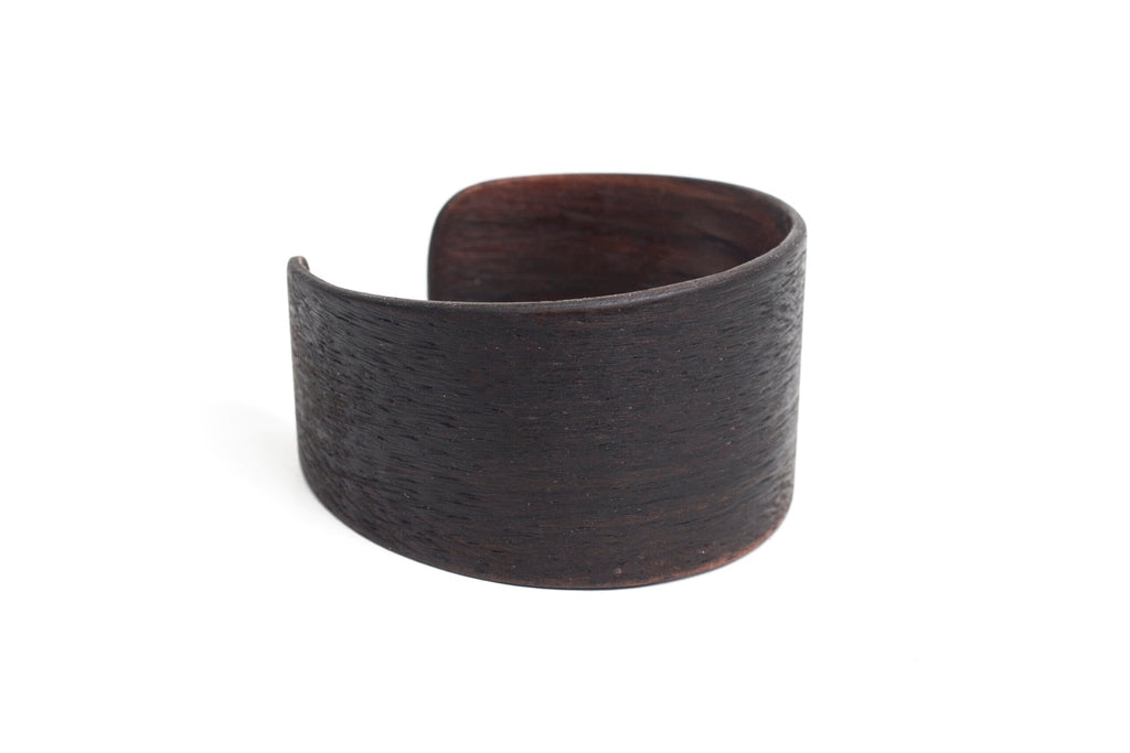 3. Close-up of Lentsius Woody Bracelet in Ebony, highlighting natural wood texture