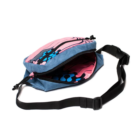 4. Open view of Drinbags HEART BEAT waist bag showing spacious interior and adjustable strap