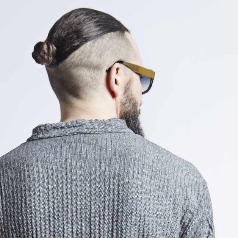 4. Close-up of back neckline and collar of KOOSdisain black and gray fishbone pattern dress