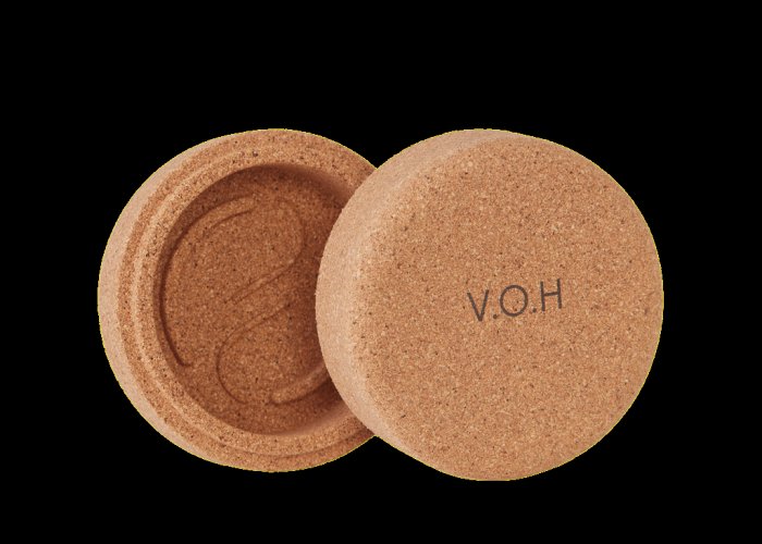 15. V.O.H solid shampoo and conditioner in studio setting