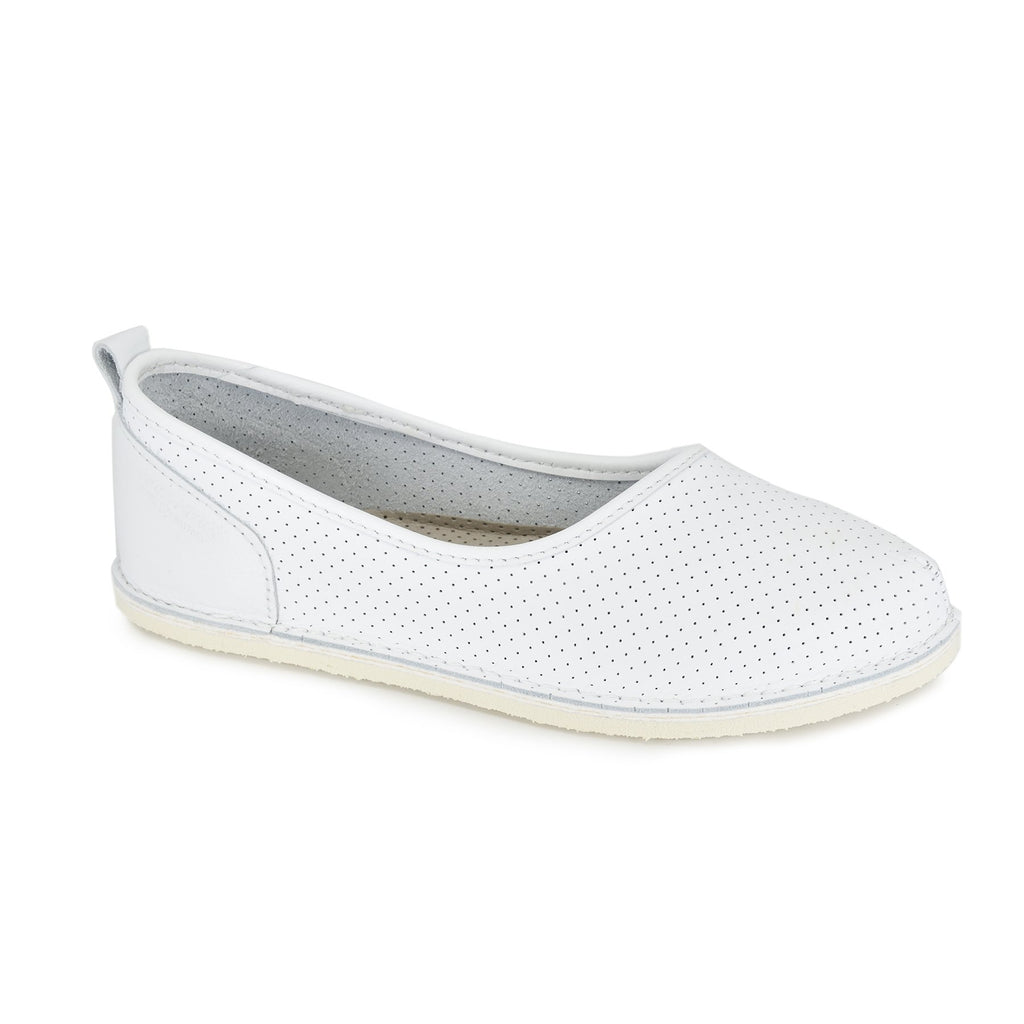 2. Studio image of OmaKing Kuutsid Shoes in white, featuring PU leather upper and lightweight EVA rubber outsole