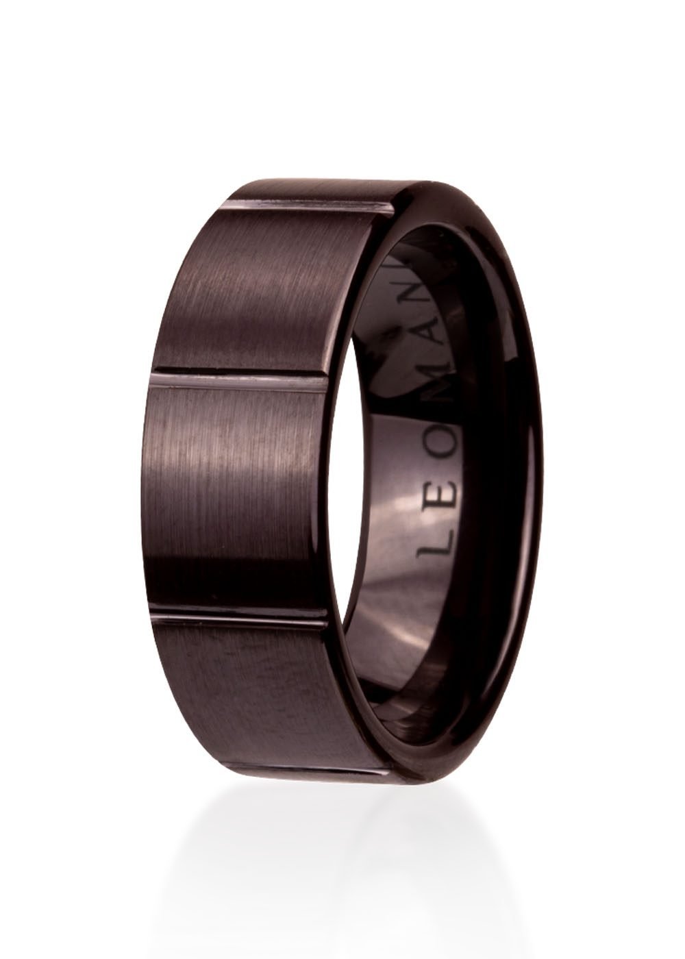 2. Men's brown ceramic ring by Leomani shown in studio lighting highlighting its smooth finish and modern design