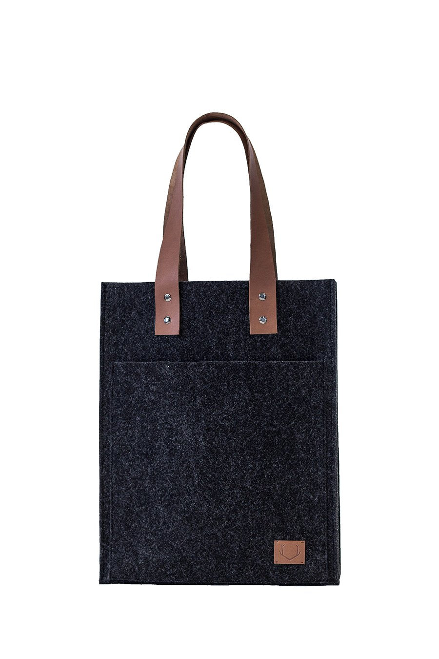 4. Studio image of Nordhale Hennes Tote Bag in black recycled PET felt with brown leather handles, front view