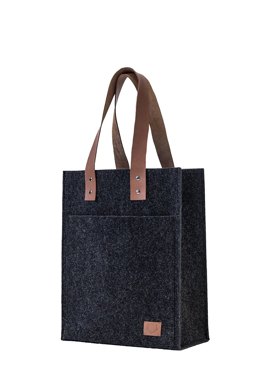 3. Studio image of Nordhale Hennes Tote Bag in black recycled PET felt with brown leather handles, side view