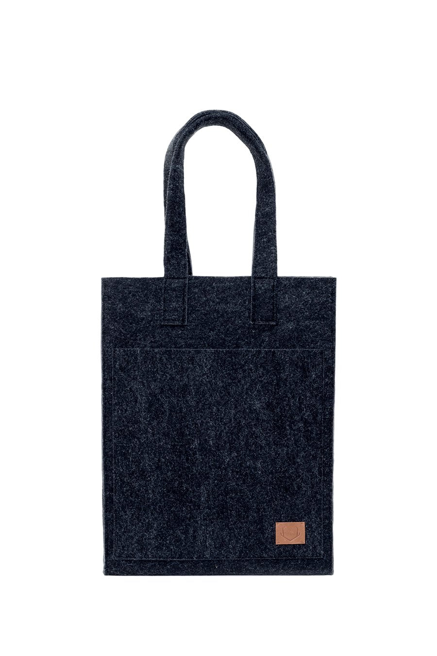 5. Front view of Nordhale Hof Tote Bag in black, showing its spacious design and logo detail