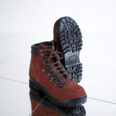 5. Samelin 5531 Rosso Aragosta hiking boots in red nubuck leather, one boot upright showing tread pattern