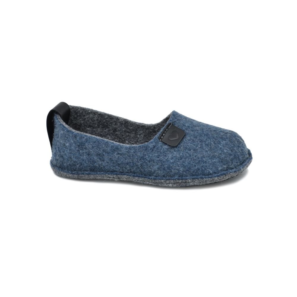 3. Side view of Öko-Toku children's blue slipper, featuring eco-friendly felt and rubber sole