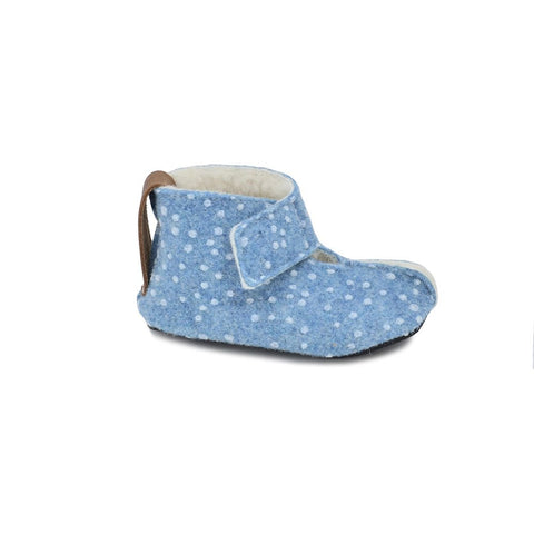 1. KAKU children's blue slippers with white dots and adjustable velcro strap by OmaKing, side view