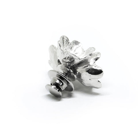 2. Side view of Agnes Veski Jewellery SPRING Hepatica lapel pin showing silver 925 material and clasp, studio shot