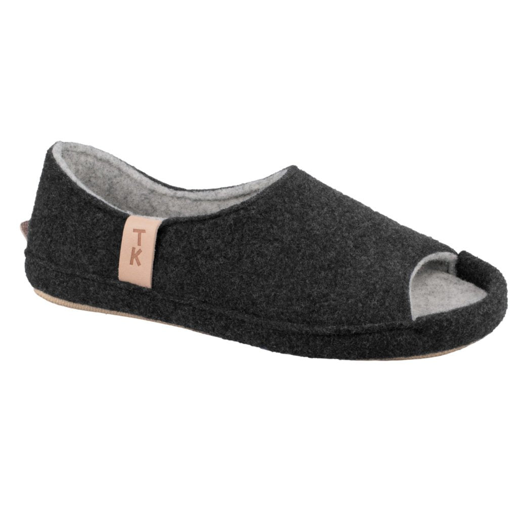 3. Single TOKU Bern Slipper in dark gray lambswool, studio shot showing open-toe and arch support