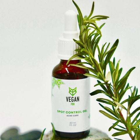 2. Vegan Fox Spot Control Gel for acne care, 30 ml, shown with rosemary, highlighting vegan and cruelty-free skincare