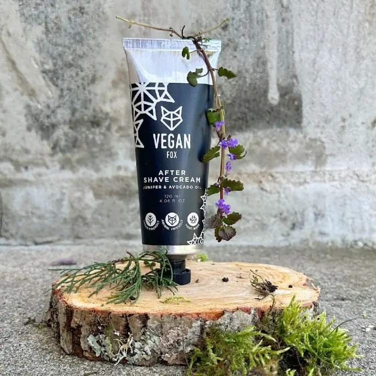 3. Vegan Fox After Shave Cream for men, 120ml, with juniper and avocado oil, displayed on wooden slice with natural elements