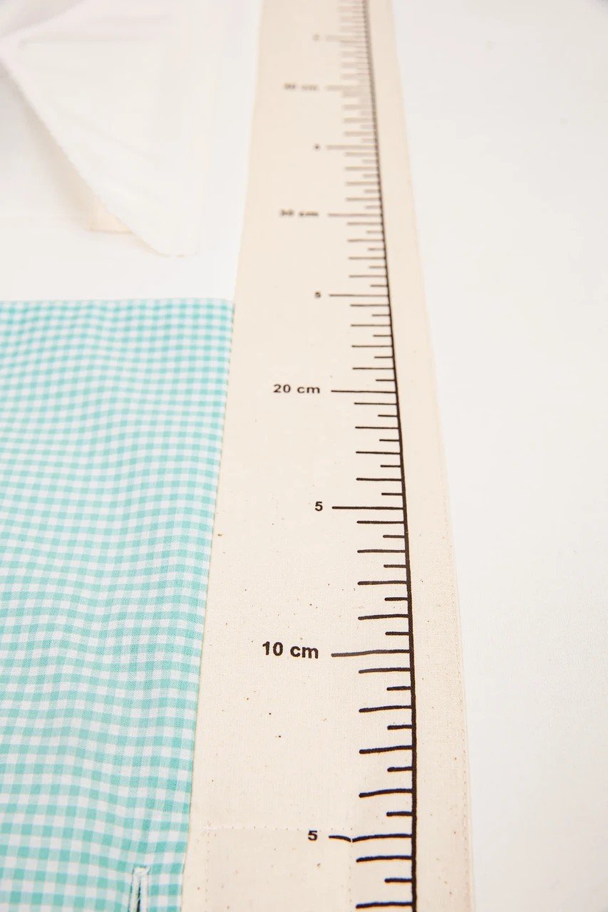 3. Close-up of extended ruler design on baby activity mat