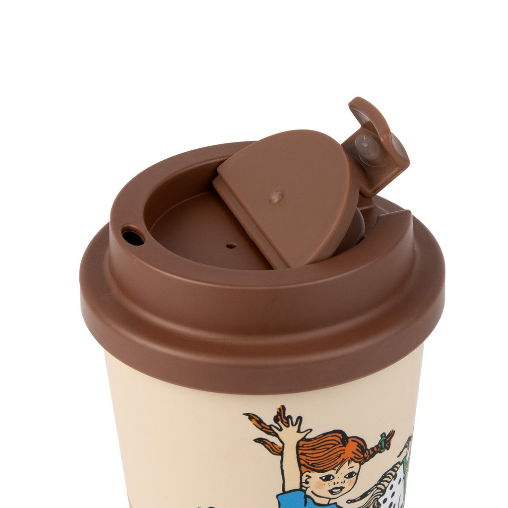 2. Close-up of brown screw-on lid on Pippi Longstocking biodegradable mug, showing spill-proof design
