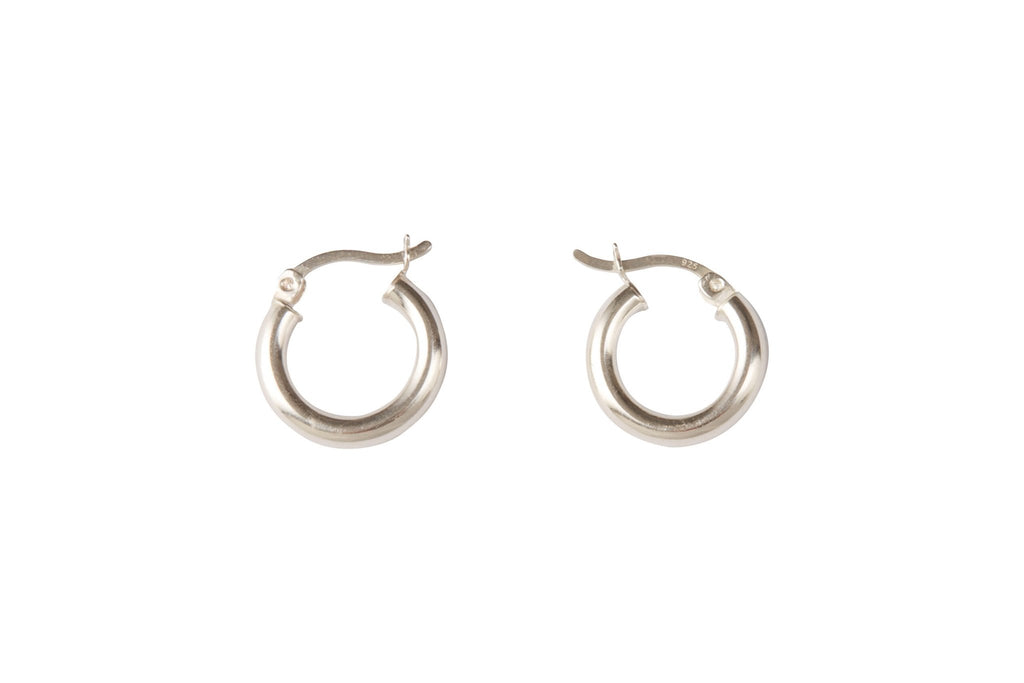 3. Studio image of Lisa Kroeber Jewellery silver Mix&Match HOOPS, featuring versatile 925 silver design