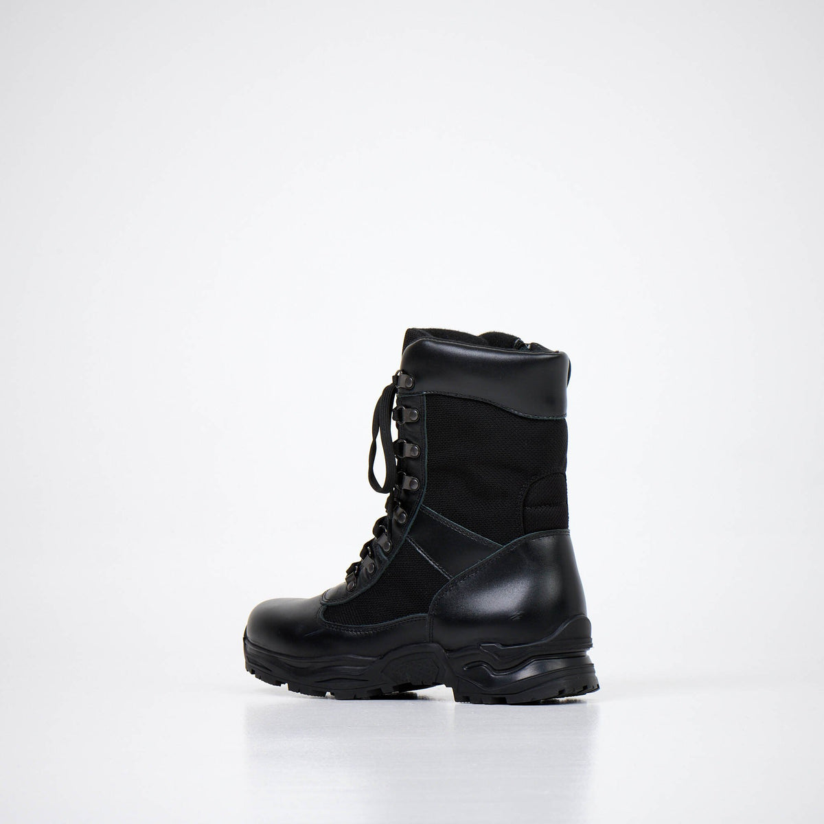 2. Side view of black Samelin 590 Desert Boots with Zipper, showcasing water-repellent leather and textile upper